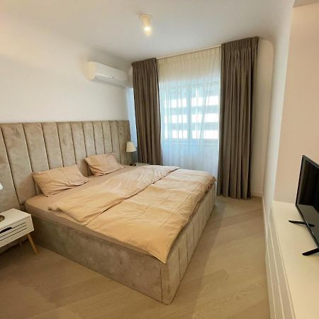 Luxury Wellness&Spa Bukares Bagian luar foto