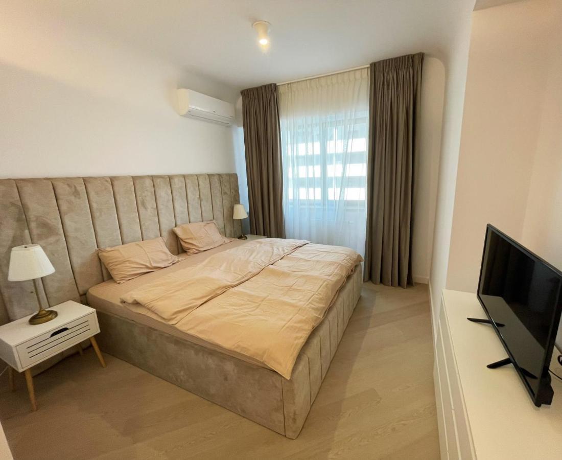 Luxury Wellness&Spa Bukares Bagian luar foto